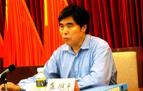 会议由副厅长龚旭光主持,农业厅机关全体干部,直属各单位全体党员参加