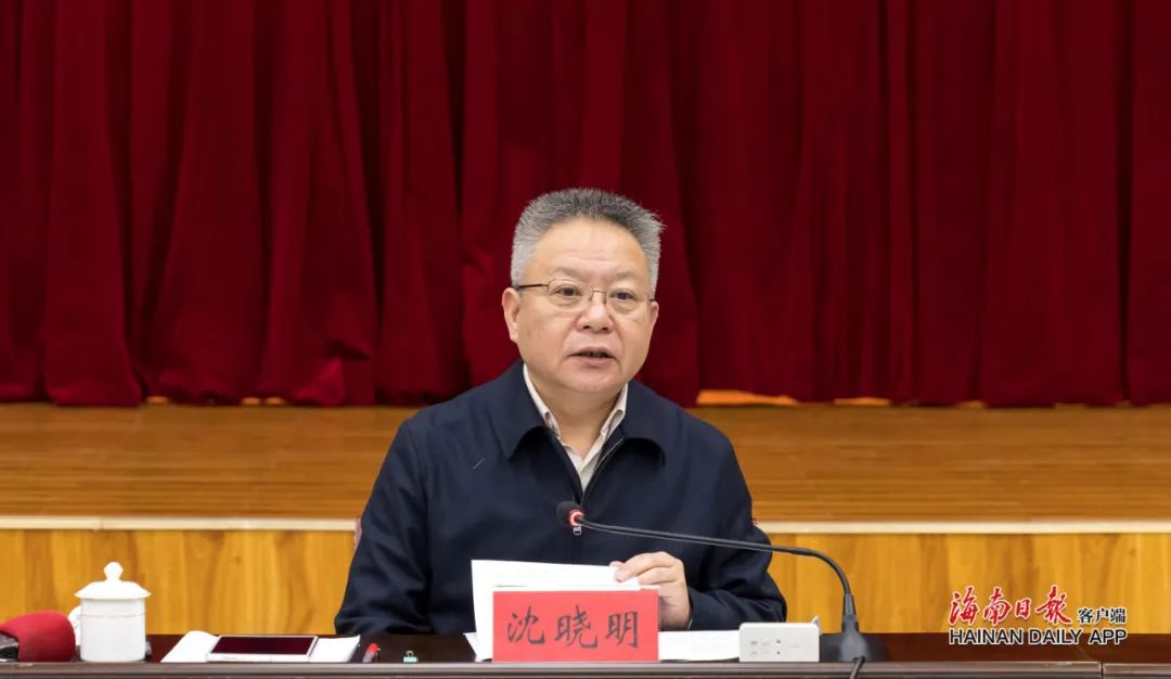 沈晓明先后到龙门镇大山村,雷鸣镇石盘坡村,定城镇