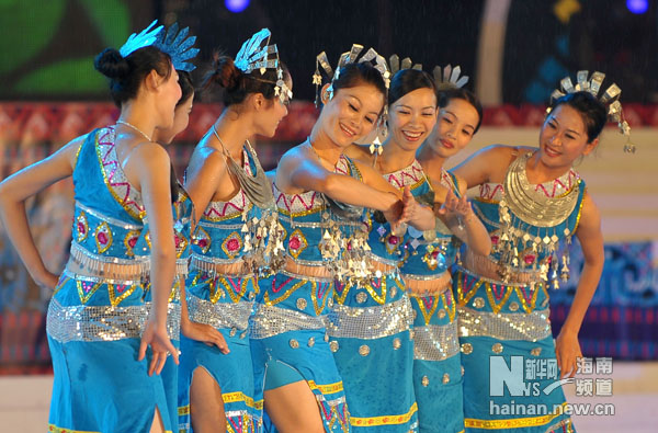 海南黎苗族文化节日三月三 在乐东举行 -- 海