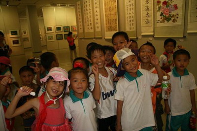 我爱家乡--海南中小学书画展在省博物馆举办