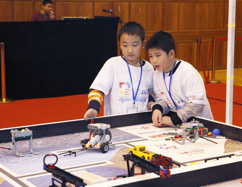 2012年fll机器人工程挑战赛海南邀请赛海口开幕